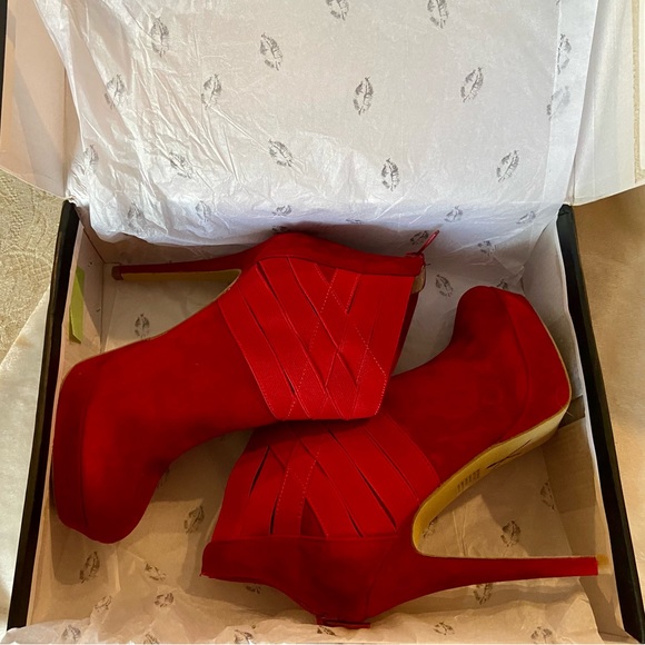 ♥️ VICTORIA’S SECRET COLIN STUART RED ANKLE BOOTS ♥️ NEW — SIZE 9 - Picture 17 of 17